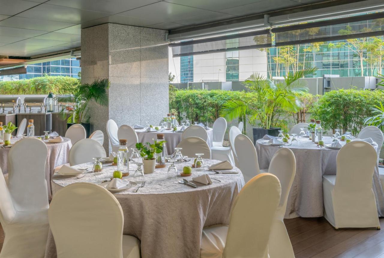 Oasia Hotel Novena, Singapore By Far East Hospitality Экстерьер фото
